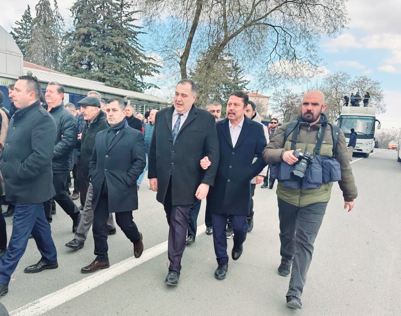 BELEDİYE BAŞKANIMIZ SAYIN ERTUNÇ GÜNGÖR MADENCİLERİMİZİN YANINDA ANKARA'DA!