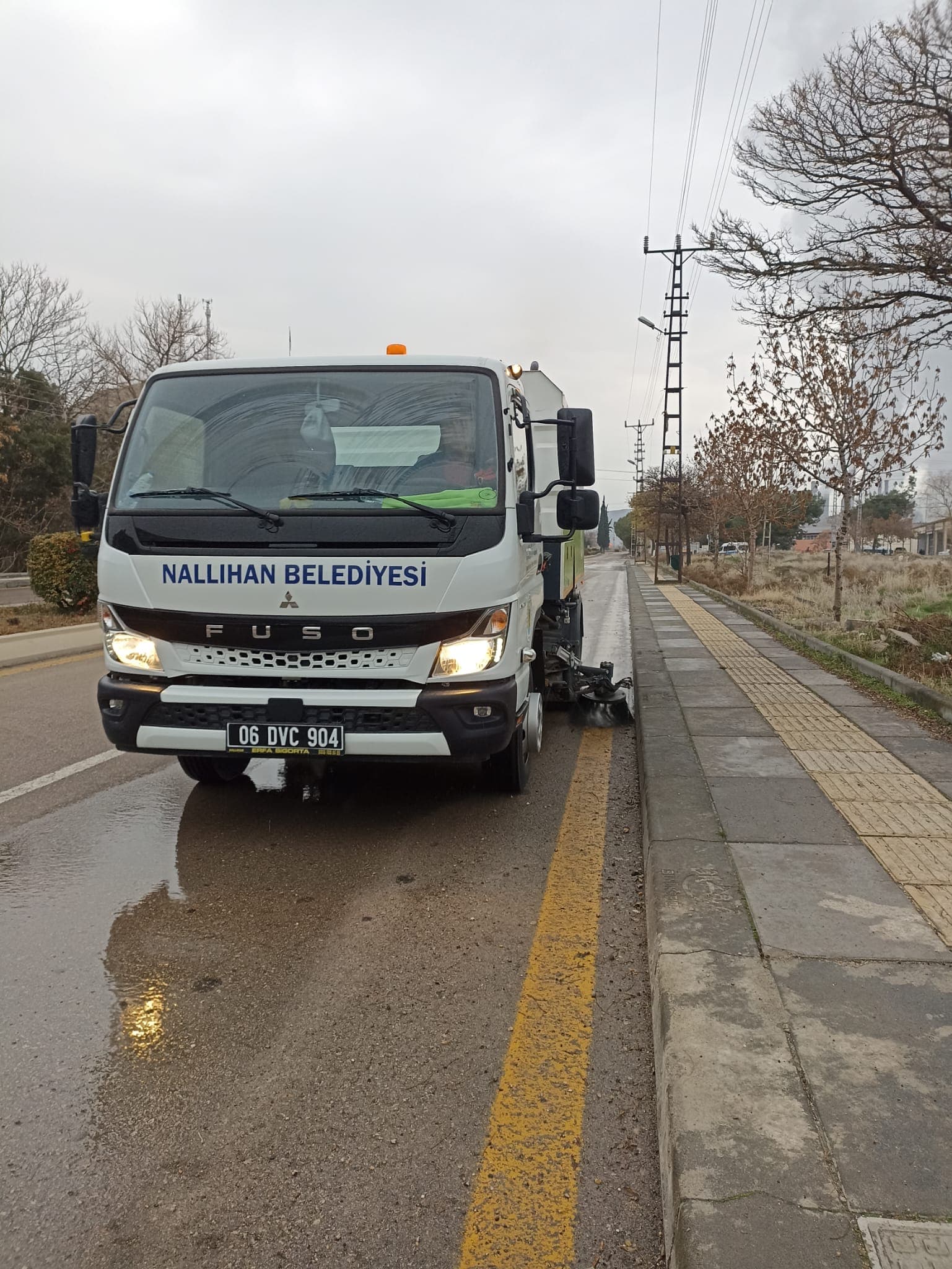 İLÇEMİZDE TEMİZLİK ÇALIŞMALARI SÜRÜYOR