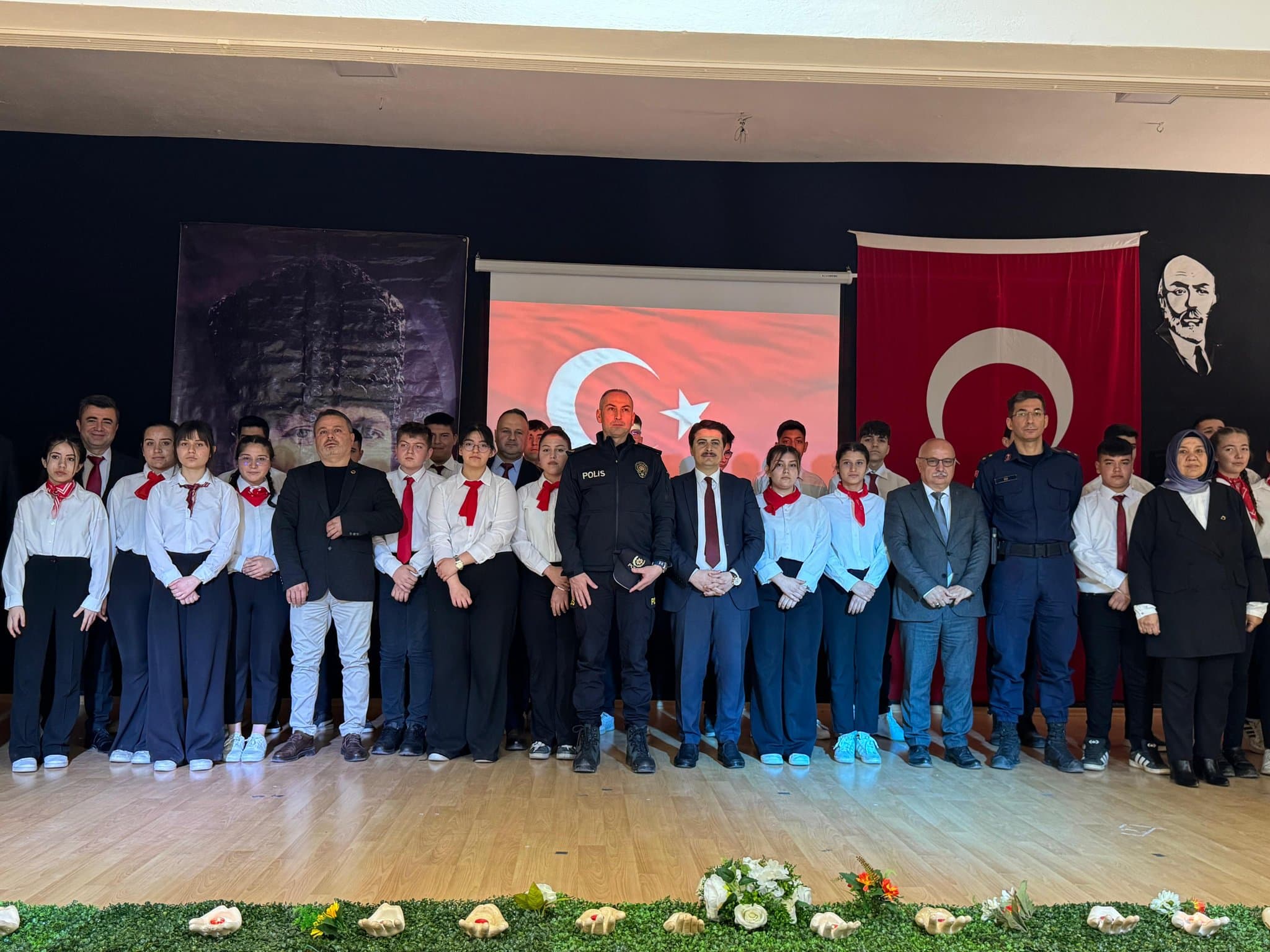 12 MART İSTİKLAL MARŞI'NIN KABULÜ VE MEHMET AKİF ERSOY'U ANMA ETKİNLİKLERİ ÇAYIRHAN'DA GERÇEKLEŞTİ