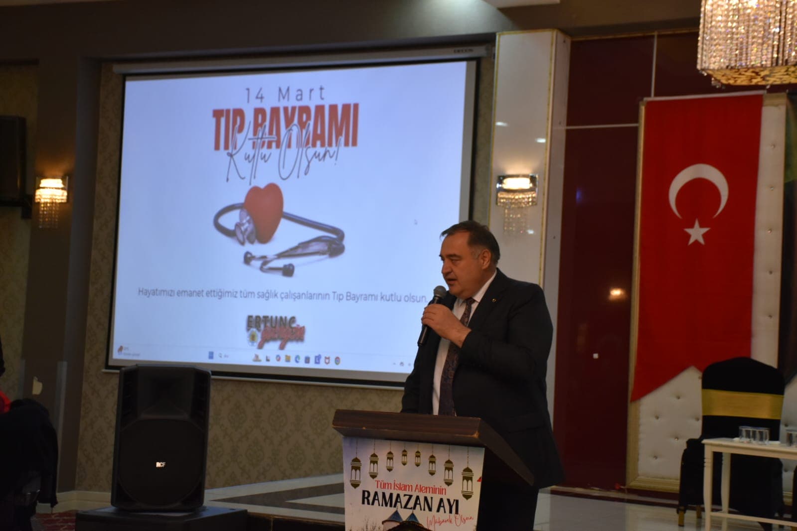 BELEDİYE BAŞKANIMIZ SAYIN ERTUNÇ GÜNGÖR 14 MART TIP BAYRAMI DOLAYISIYLA ŞAĞLIK ÇALIŞANLARI İLE BİR ARAYA GELDİ
