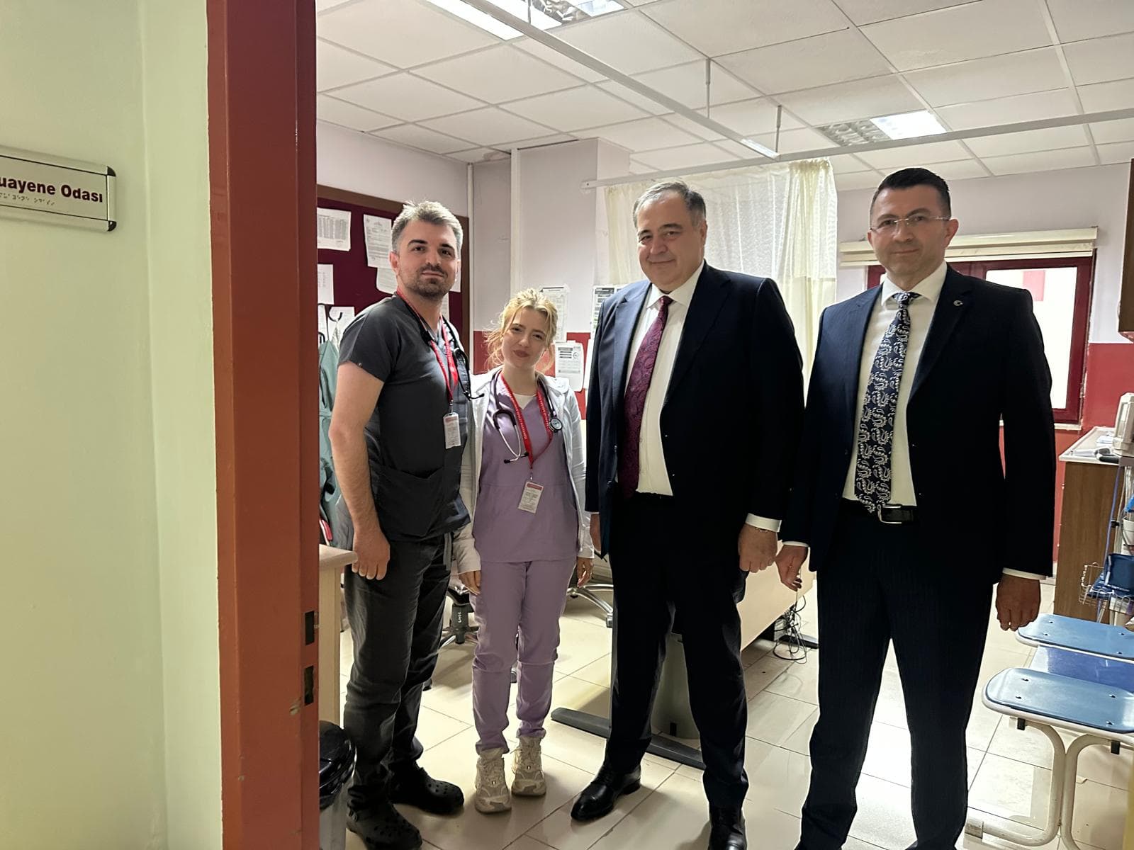 BELEDİYE BAŞKANIMIZ SAYIN ERTUNÇ GÜNGÖR İLÇEMİZDE GÖREV YAPAN SAĞLIK PERSONELLERİ İLE BAYRAMLAŞTI